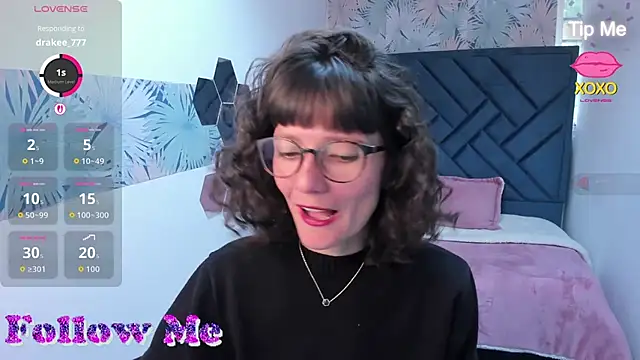 Valery_More__ live cam on StripChat