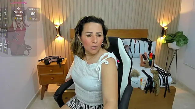 luciana_ballesteros_ live cam on StripChat