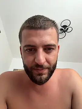 Pablo_Hornyguy95 live sex cam