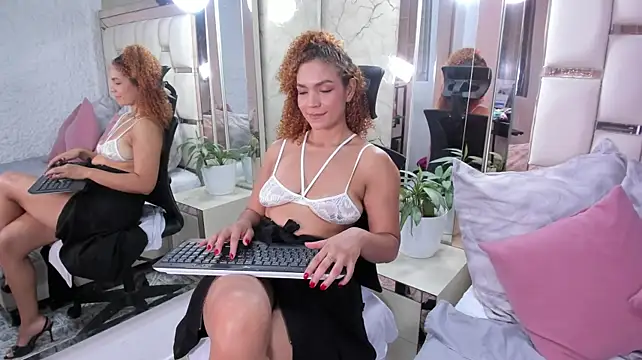 selene_hartt live cam on StripChat