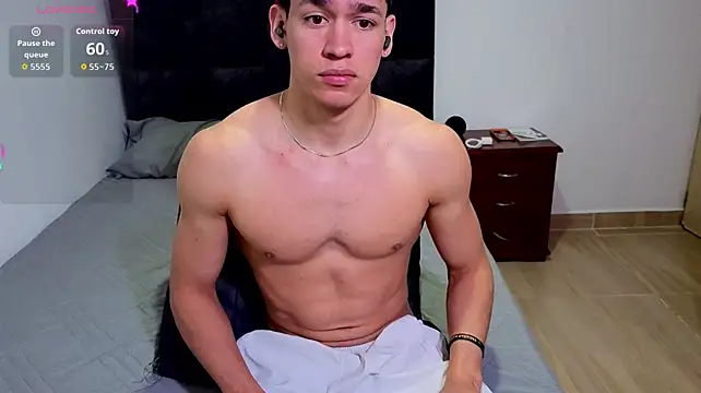 Luke_Muscle live cam on StripChat