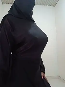 aisha-faraah live cam on StripChat