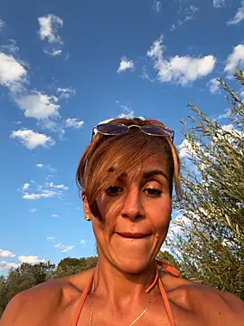 SuuWhite live sex cam