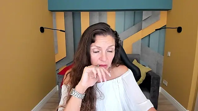 EllaLong live cam on StripChat