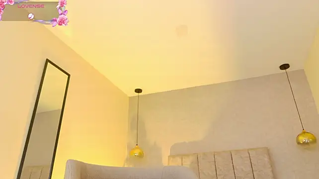 april_rousse live cam on StripChat