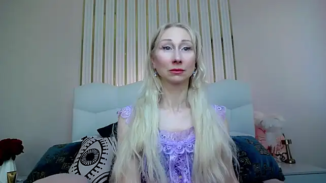 KissDreamm live cam on StripChat