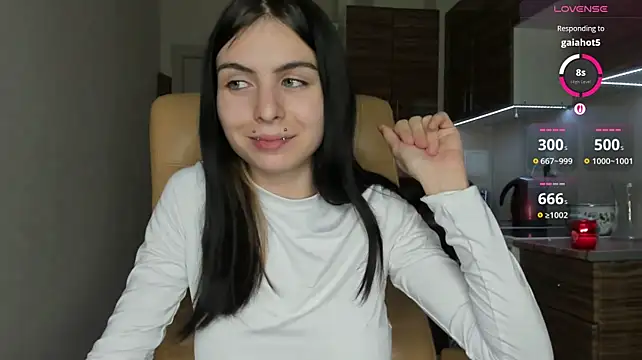 ErlinaBuoy live cam on StripChat