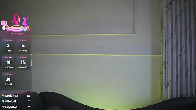 charlotterusso live cam on StripChat