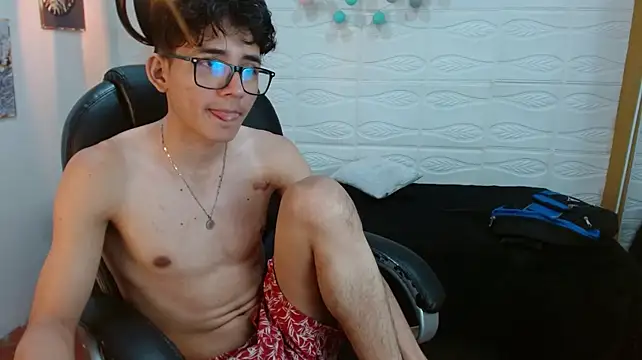 tim_cooper live cam on StripChat