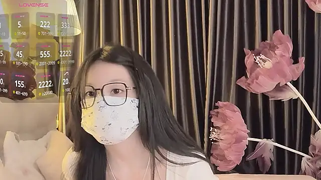 IvyMiss102 live cam on StripChat