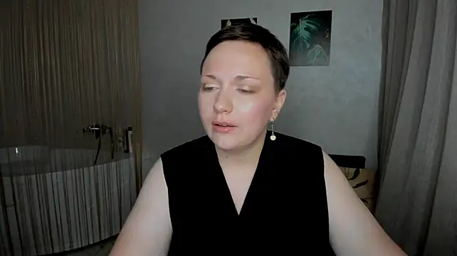GoldenHazee live cam on StripChat