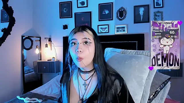 pinkk_deemon live cam on StripChat