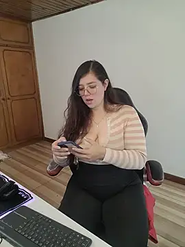 kayortiiz live cam on StripChat