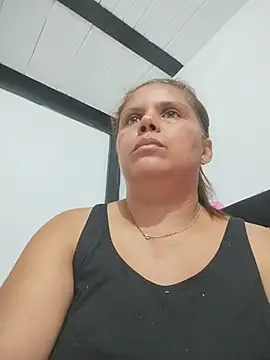 Zafiro_MD live cam on StripChat