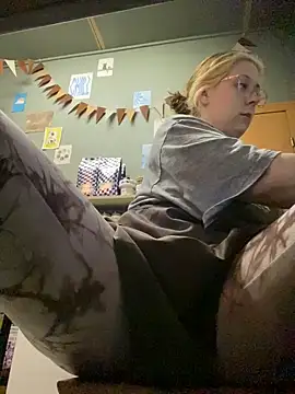 cinnabon_ live cam on StripChat