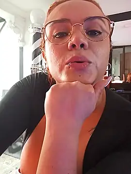 samantha_rouge live cam on StripChat