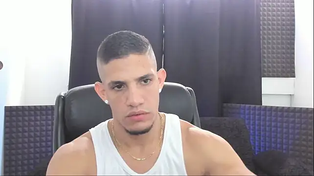 jhonnysnow17 live cam on StripChat