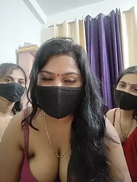 cutee__crazy live cam on StripChat