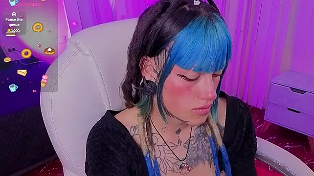 _sharlotte777 live cam on StripChat