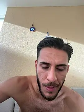 suissegigolo1 live cam on StripChat