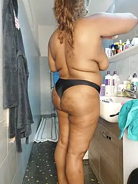 MorenaVanilla live cam on StripChat