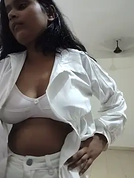 Sexyneera live cam on StripChat