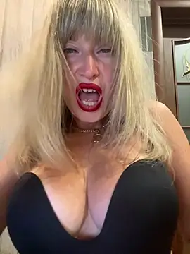 Kittenforyou live cam on StripChat