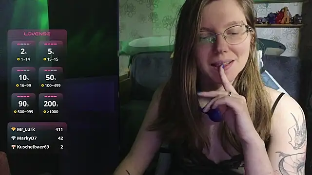 scarlettsrose live cam on StripChat