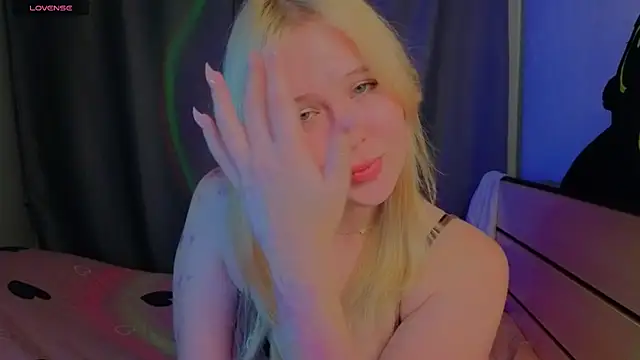 unburnedgirl live cam on StripChat