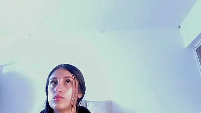 Princesstiny live cam on StripChat