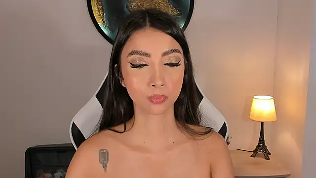 Megannwilliams live cam on StripChat