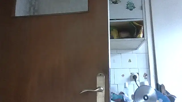 mariusica1@xh live cam on StripChat