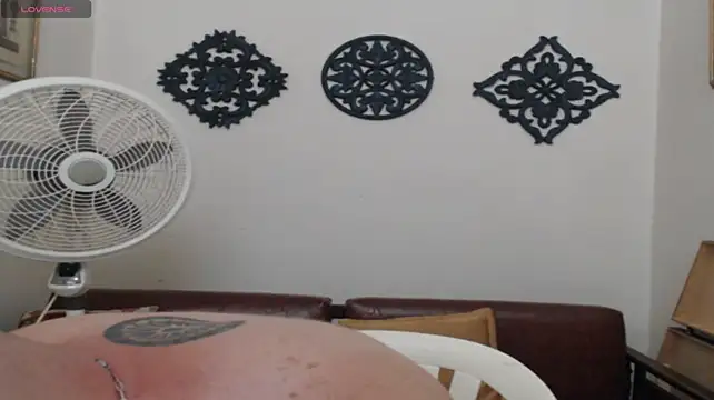 TONY_WHITE_7 live cam on StripChat