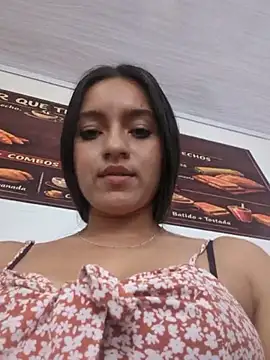 DulceCaroX live cam on StripChat