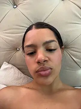 Megan_Hillss_ live cam on StripChat