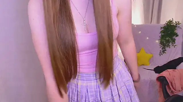 RileyBloomss live cam on StripChat