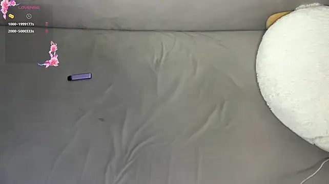 LorinaSpero live cam on StripChat