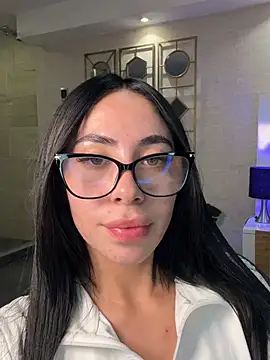 zaffira_ live cam on StripChat
