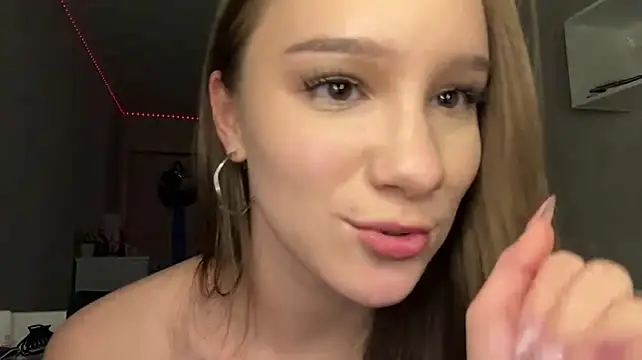 DonetteAlaya live cam on StripChat