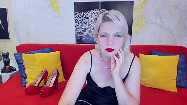 BeautyName live cam on StripChat