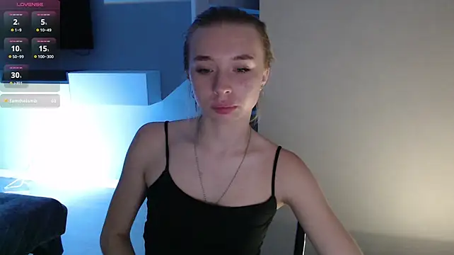 Emily_Hartt live cam on StripChat