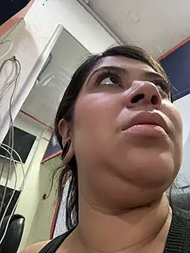 emilyjohanson live sex cam