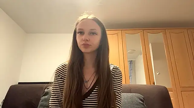 BeautiAlina666 live cam on StripChat
