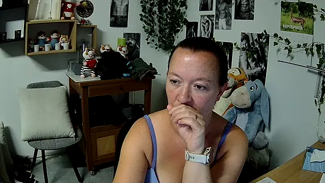AnyaKrey@xh live cam on StripChat