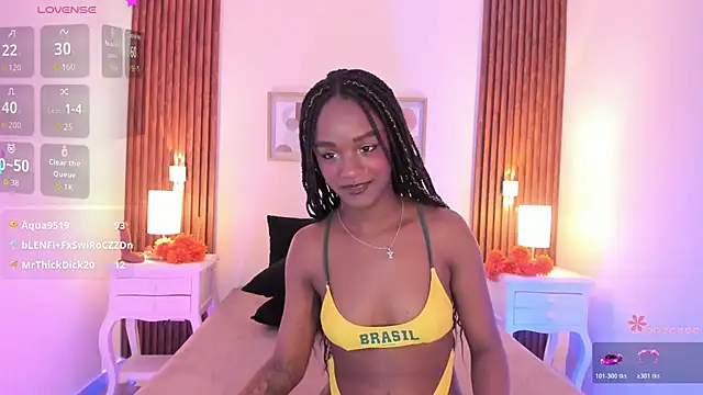 Chloebrunnie live cam on StripChat
