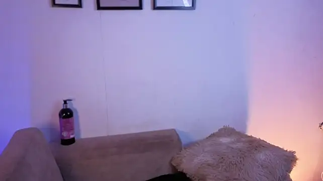 Pamela_tomas live cam on StripChat