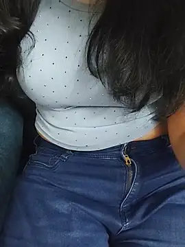 Diyatamil live cam on StripChat