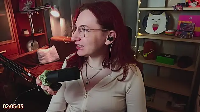 PricklyPeach live cam on StripChat