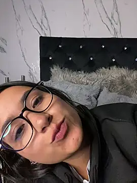 Val12777 live cam on StripChat