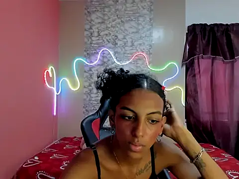 luisa_lan12 live cam on StripChat
